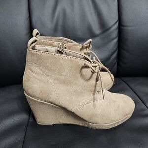DV by Dolce Vita by target "terri"lace up wedge booties size 8.5